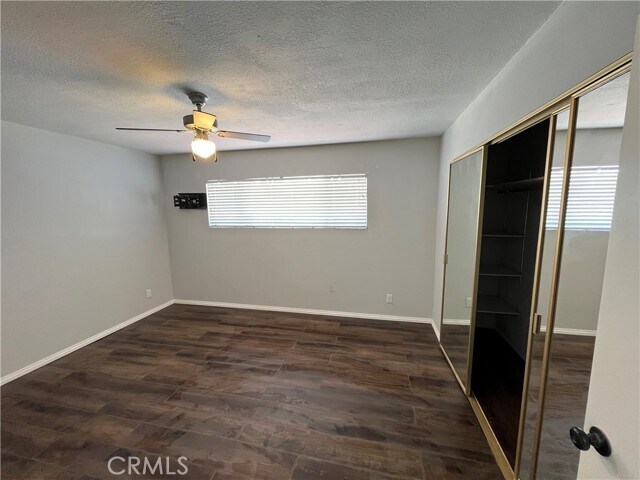 Foto del edificio - 6440 Mitchell Ave