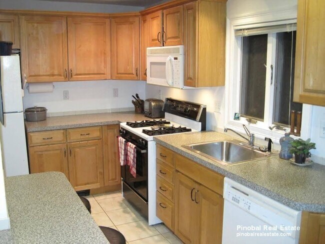 Foto del edificio - 14 Forest Ave