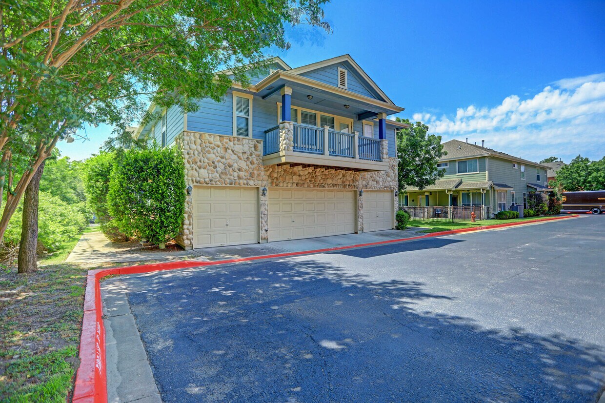 1401 E Old Settlers Blvd Unit 703, Round Rock, TX 78664 Condo for