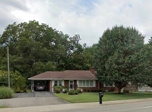 Building Photo - 1123 Franklin Turnpike