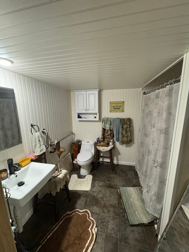 Building Photo - 11033 Tucker Run Rd