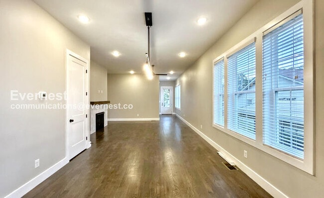 Foto del edificio - 1705 Cass St