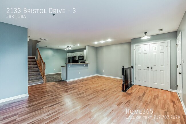 Building Photo - Three Bedroom Townhome Avington Park Commu...