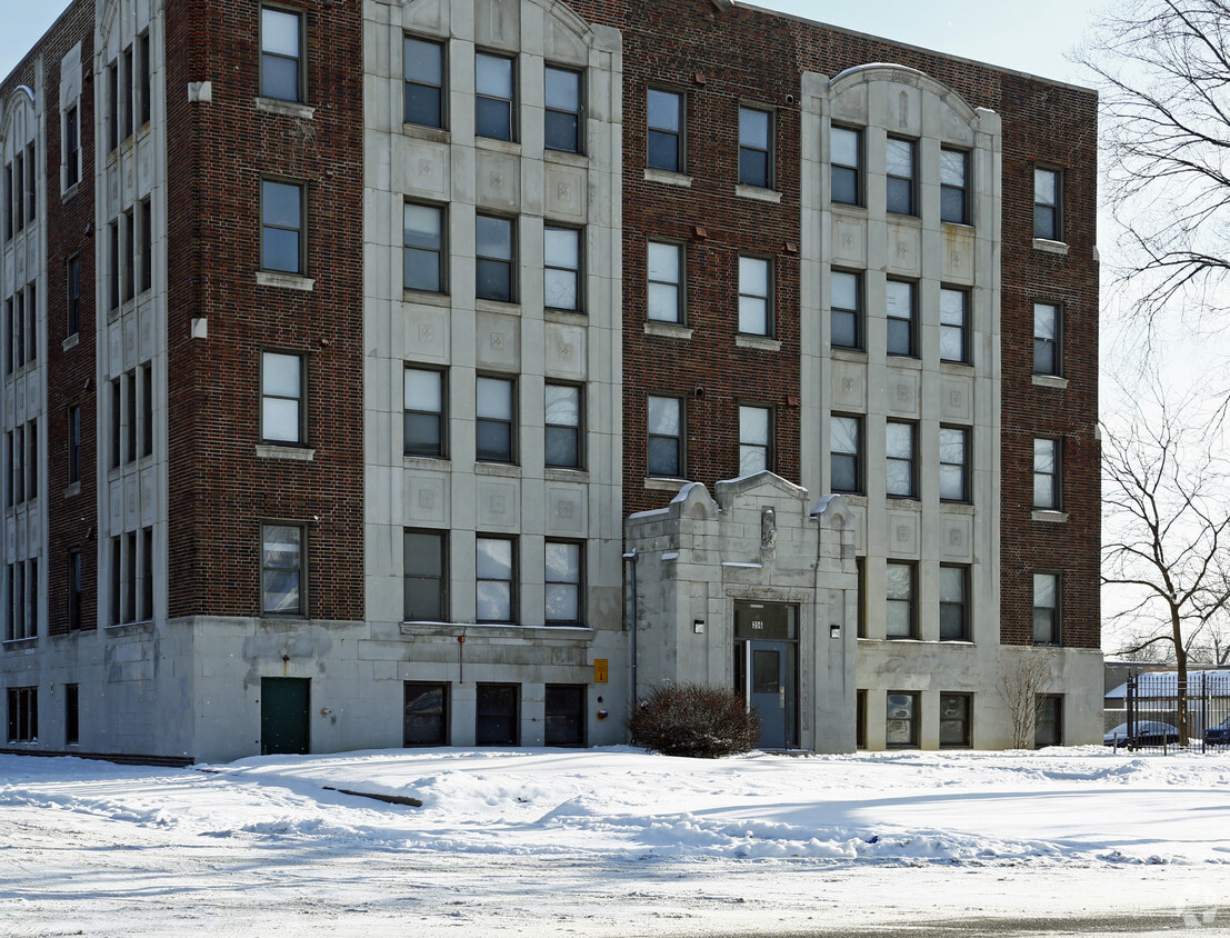 Building Photo - St. Paul Manor Apartments