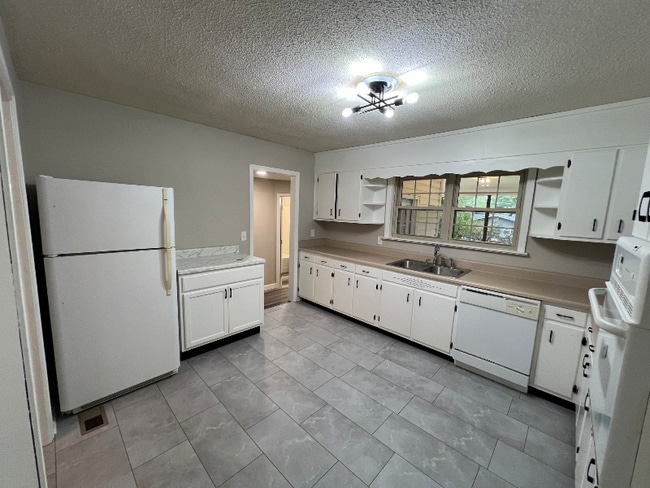 Photo - 1334 Ely Rd House