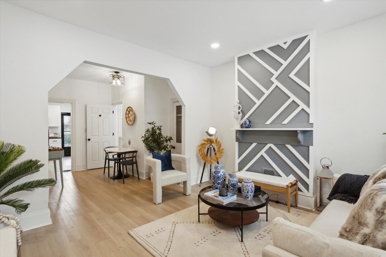 Foto principal - 838 N Stillman St