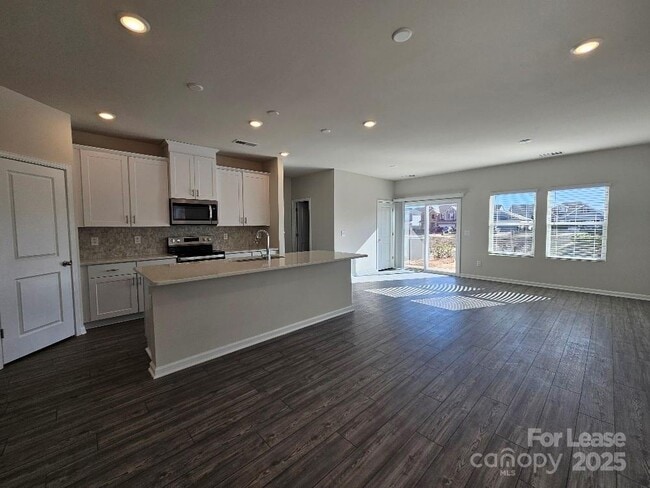 Building Photo - 5213 Brailey Cir