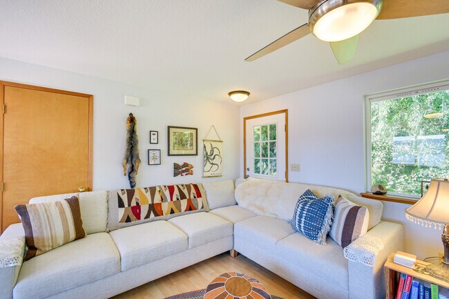 Foto del edificio - 131 N Mardell Ave