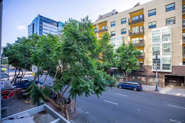 Foto del edificio - 1025 Island Ave
