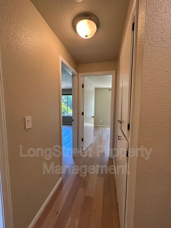 Building Photo - 4181 NW Jasmine Pl