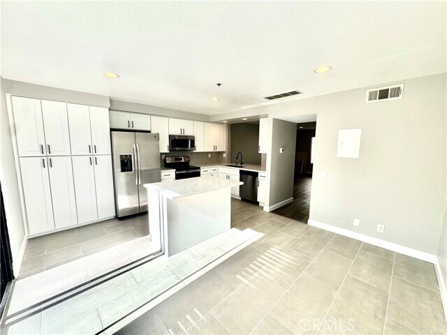 Building Photo - 25885 Trabuco Rd