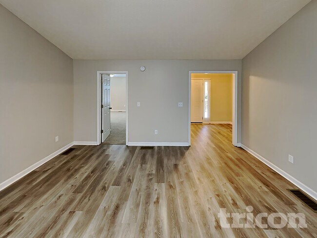 Building Photo - 66 Justin Dr