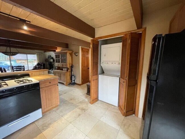 Building Photo - 42447 Balboa Ln