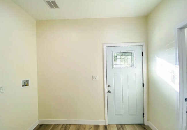 Foto del edificio - 4033 Adair St