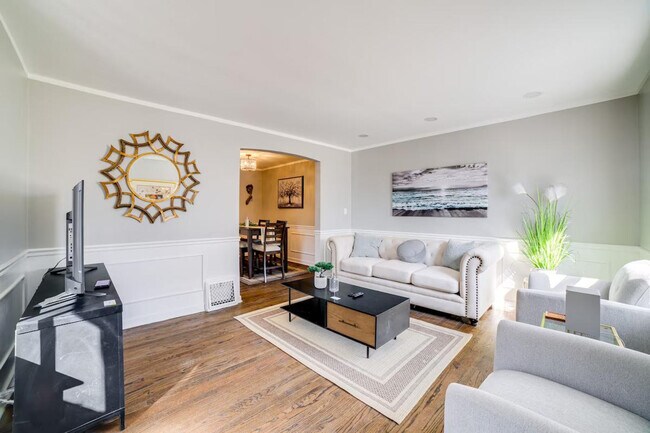 Foto del edificio - 9830 S Yates Ave