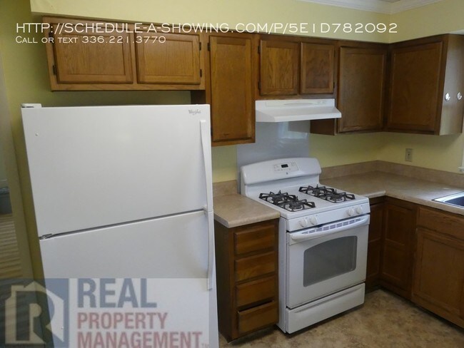 Foto del edificio - 2803 Emerson Rd