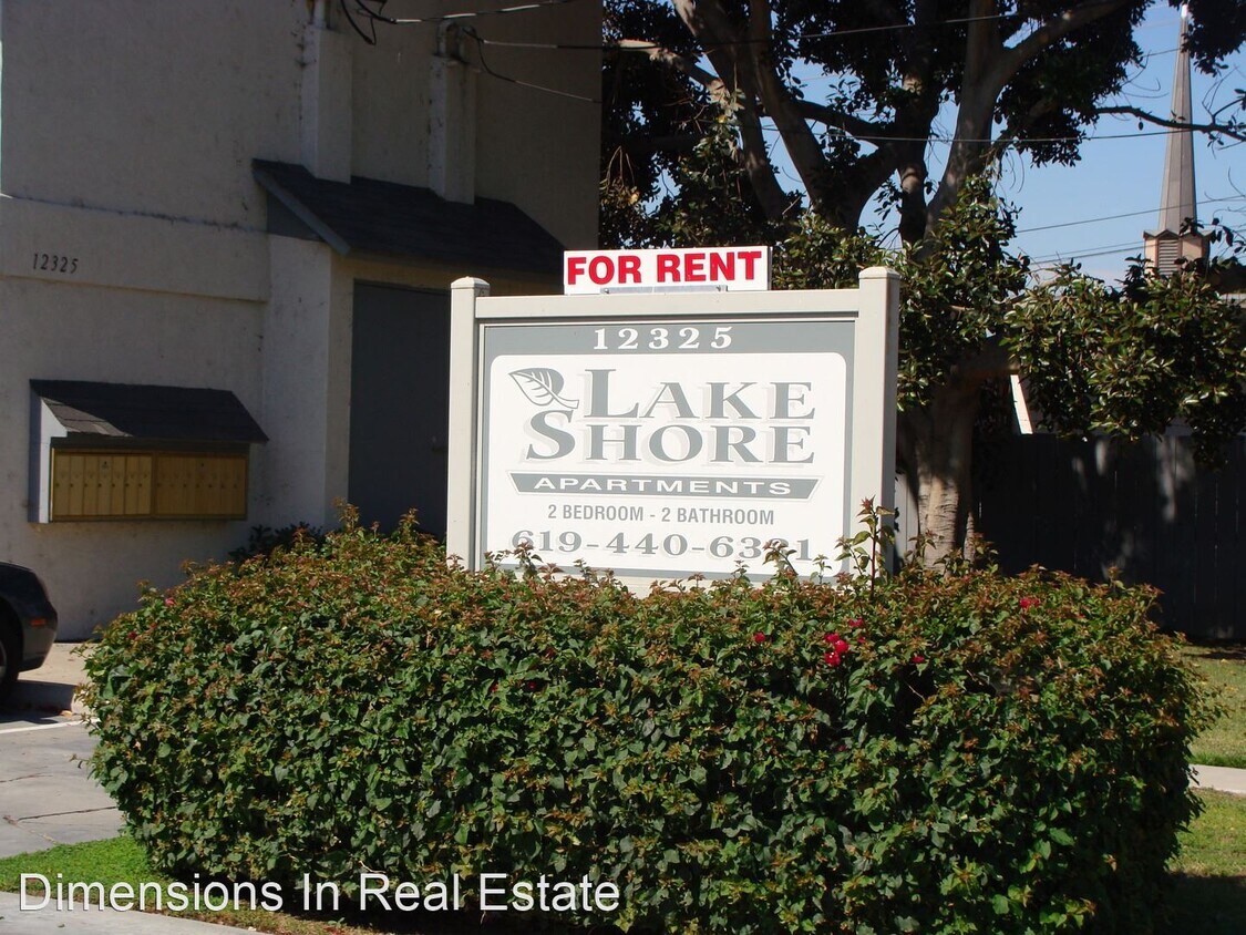 Foto principal - 12325 Lakeshore Dr