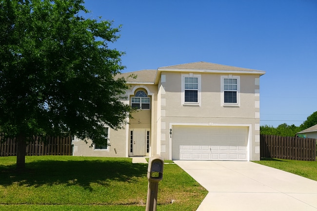 Casa de dos pisos - 981 SW McElroy Ave