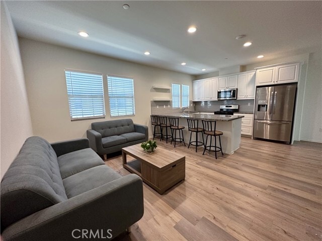 Building Photo - 841 Iris Way