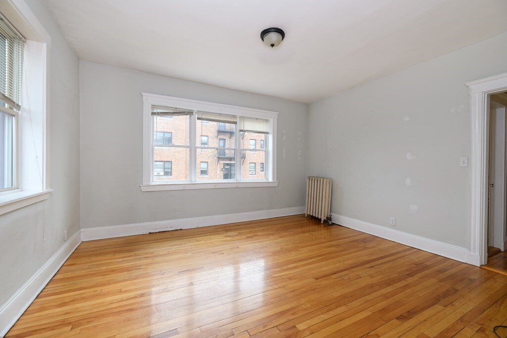 Building Photo - 6 Sherborn Ct