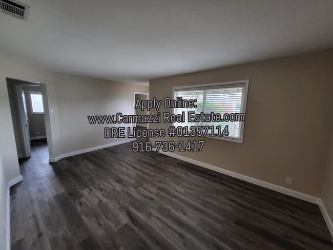 Building Photo - 1319 Palomar Cir