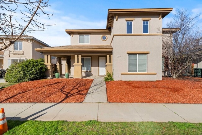 Building Photo - Large two-story home in the Bridal Ridge c...