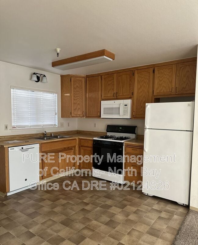 Foto del edificio - 935 S Oak St