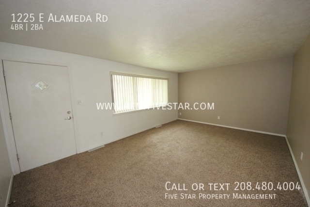 Building Photo - 1225 E Alameda Rd