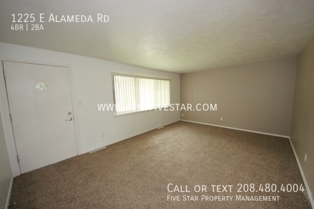 Foto del edificio - 1225 E Alameda Rd