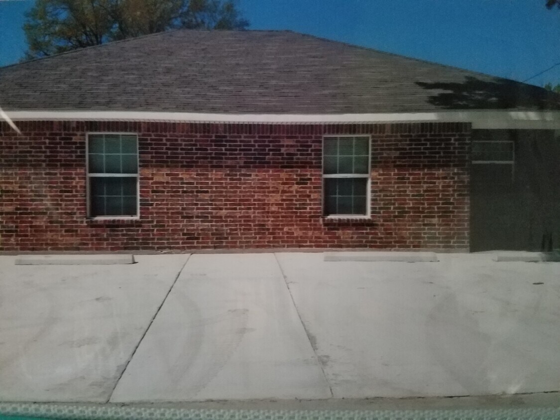 301 E Elizabeth St Unit 8, Sulphur, LA 70663 Apartments at 301 E