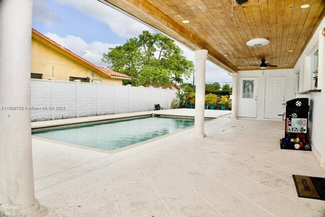 Building Photo - 3125 SW 108th Ave
