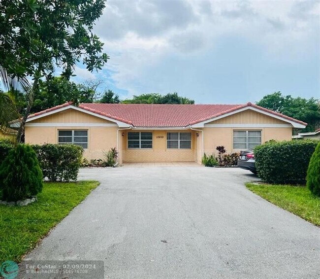 Foto del edificio - 10600 NW 37th St