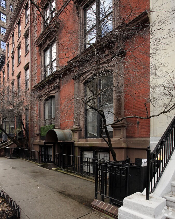 Building Photo - 14 W Tenth St