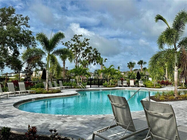 Foto del edificio - 15109 Shady Palms Ln