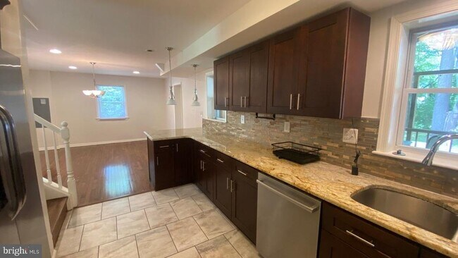 Foto del edificio - 6006 Windham Rd