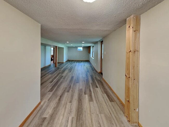 Building Photo - 691 Helene Pl NE