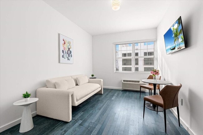 Building Photo - 1700 Alton Rd