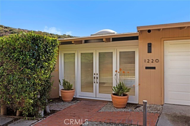 Building Photo - 1220 Anacapa Way