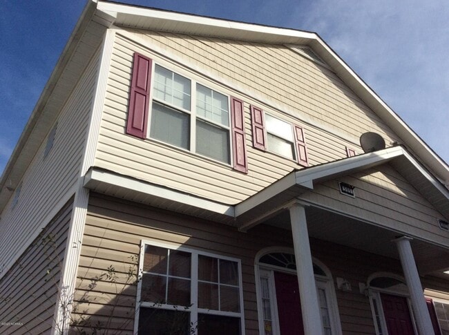 Building Photo - 500 Sea Knight Ln