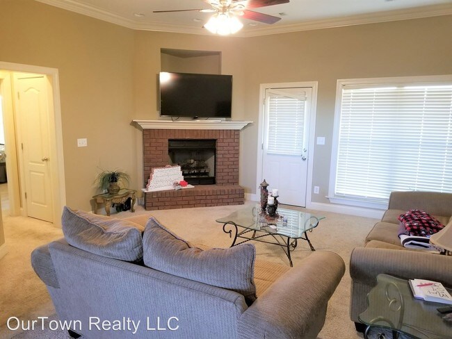 Building Photo - 3 br, 2 bath House - 271 Curlee Way