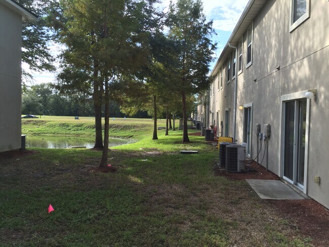 Foto del edificio - 7759 Playschool Ln