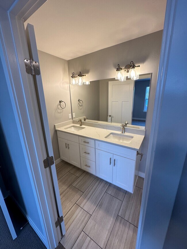 Building Photo - 2463 Klondike Ln