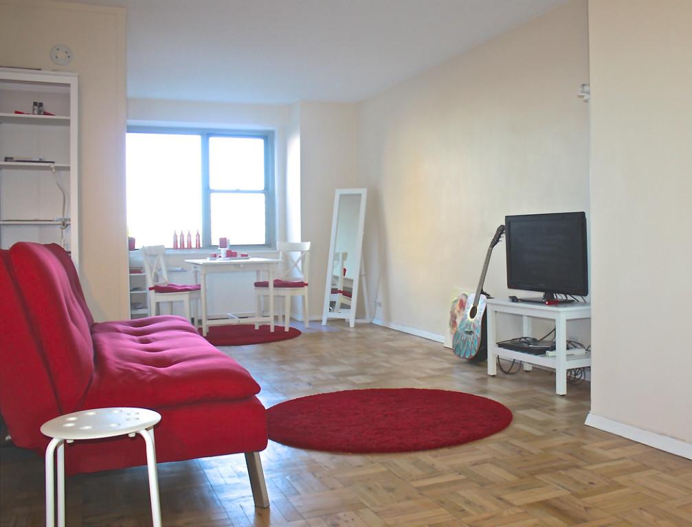 Foto principal - 302 E 40th St