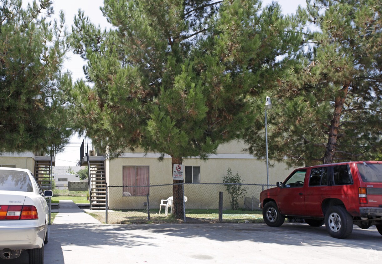 Building Photo - 7236 Garden Dr