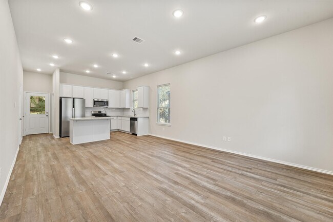 Building Photo - 8685 Sassafras