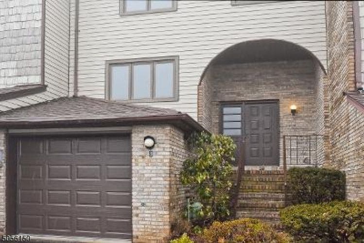 8 Valley Ln, Morris Plains, NJ 07950 Condo for Rent in Morris