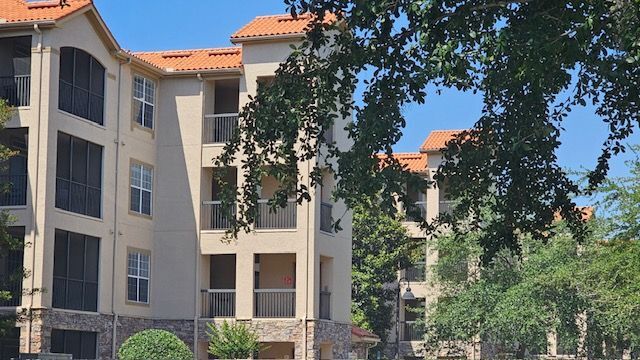 Foto principal - 8020 Tuscany Way