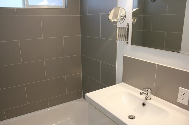 Foto del edificio - 10406 Culver Blvd