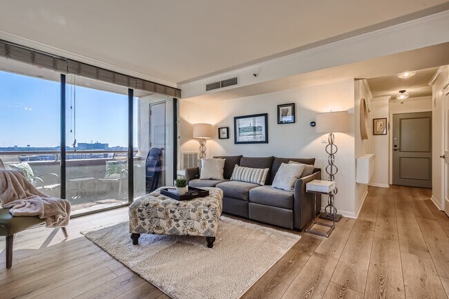Foto del edificio - 3525 Sage Rd