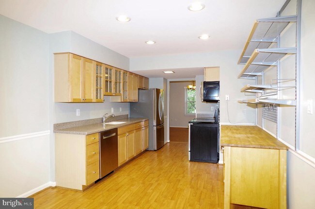 Building Photo - 9965 Longford Ct